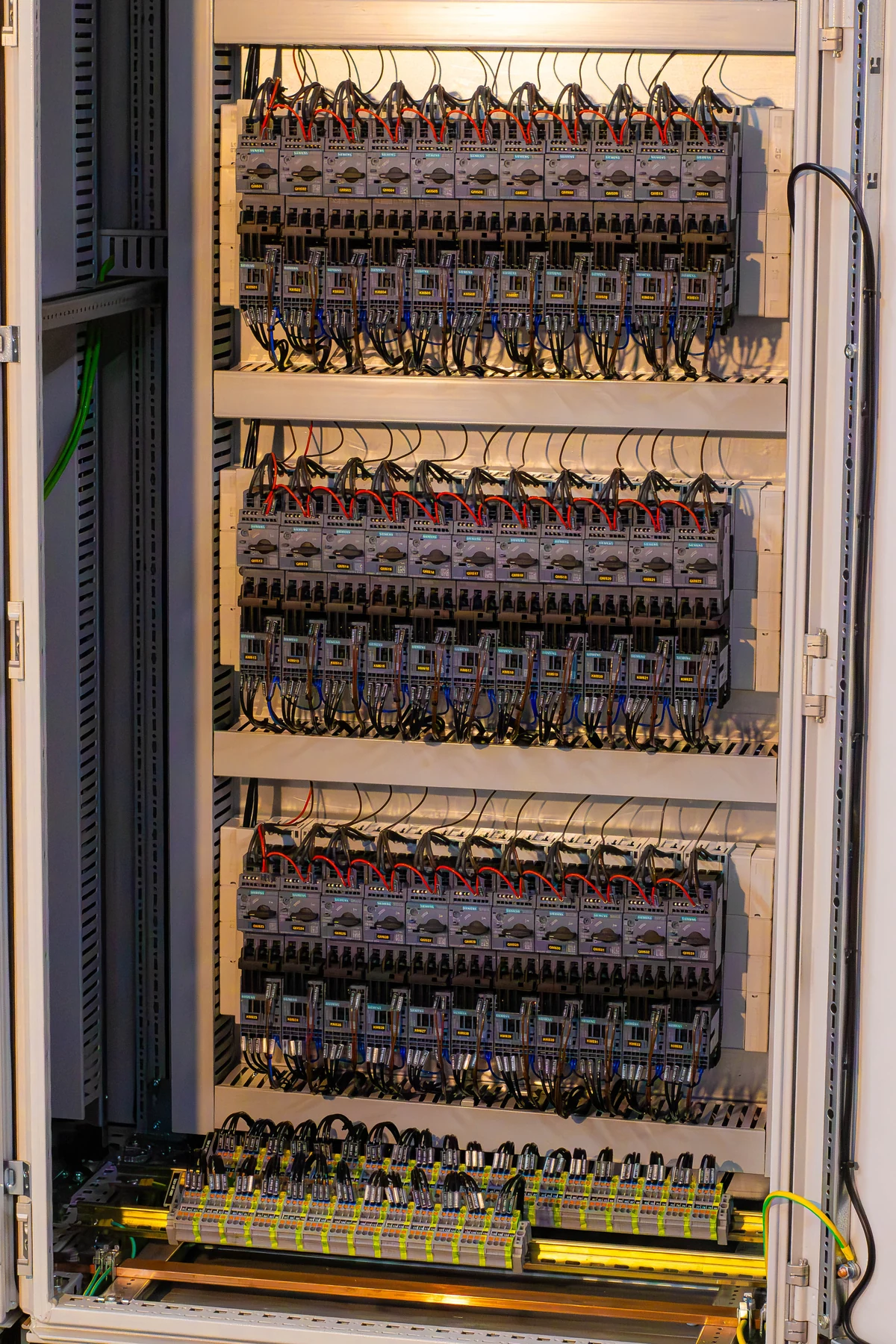 Detalhe interno de painel CCM